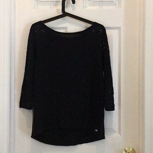 HOLLISTER -Adult Small Quarter Length Sleeve Shirt